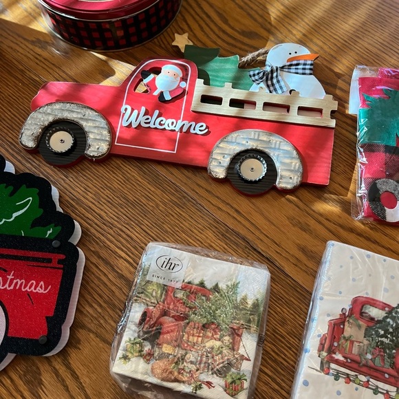 ❤️ 7x Red Truck Christmas Decor
Set - Picture 8 of 10